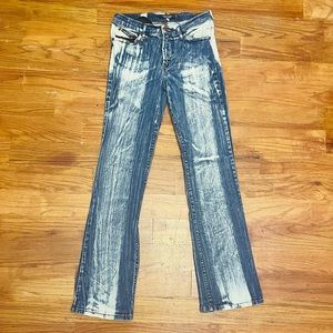 Bleach wash stretch jeans